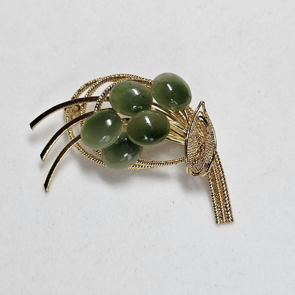 Jade and Gold Tone Leaf Brooch